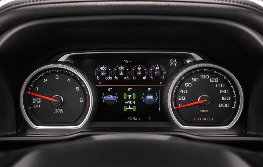 Панель приборов Chevrolet Silverado LT Z71 TrailBoss Regular Cab 2019 года  (UAE) (фото 4 из 45)